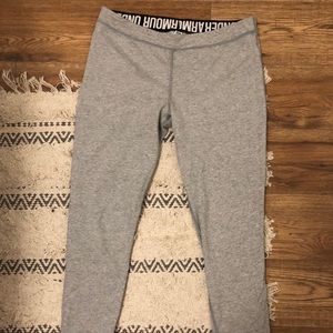 UNDERARMOUR GRAY LEGGINGS